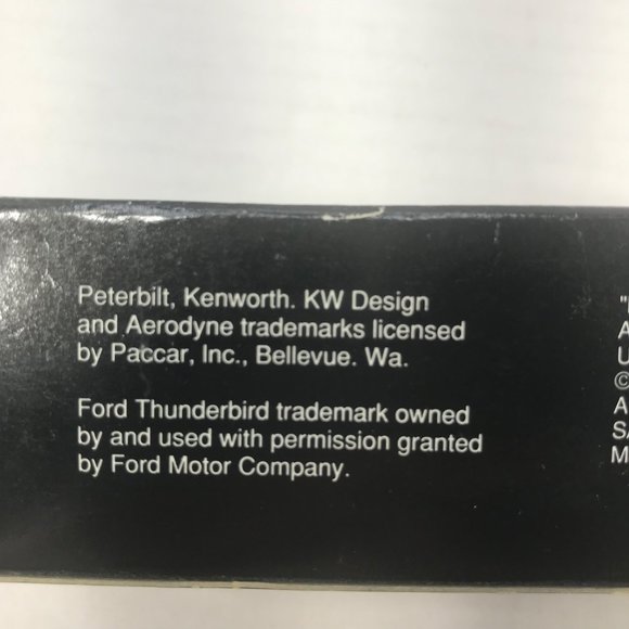 Matchbox 1993 Davey Allison #28 Havoline Tractor Trailer With Two Race Cars - Picture 7 of 11